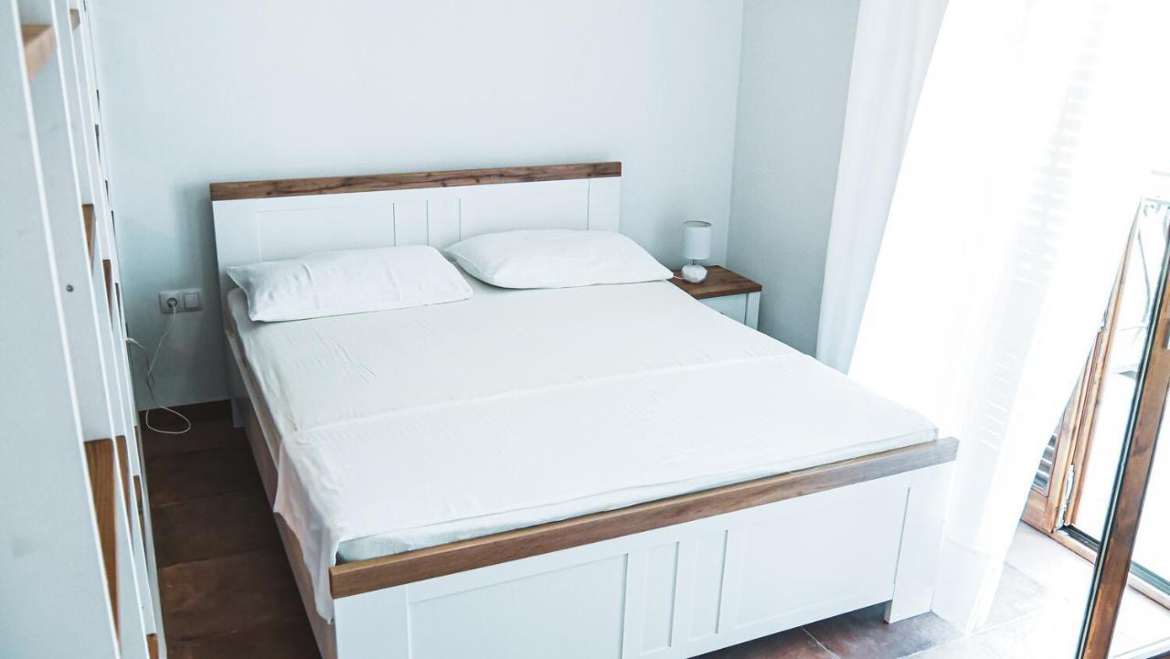 Fully Renovated One Bedroom Apartment With A Seaview - A Sevid Exterior photo